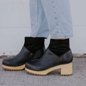 MIA Josi Platform CLOGS Boots Size 8 Black Leather Sheep Fur Wooden Heel NWOB